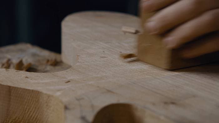 Axel Roks; a portrait of a bass builder